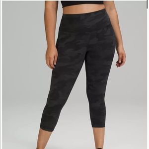 Lululemon Wunder Train High-Rise Crop 21", Size: 6